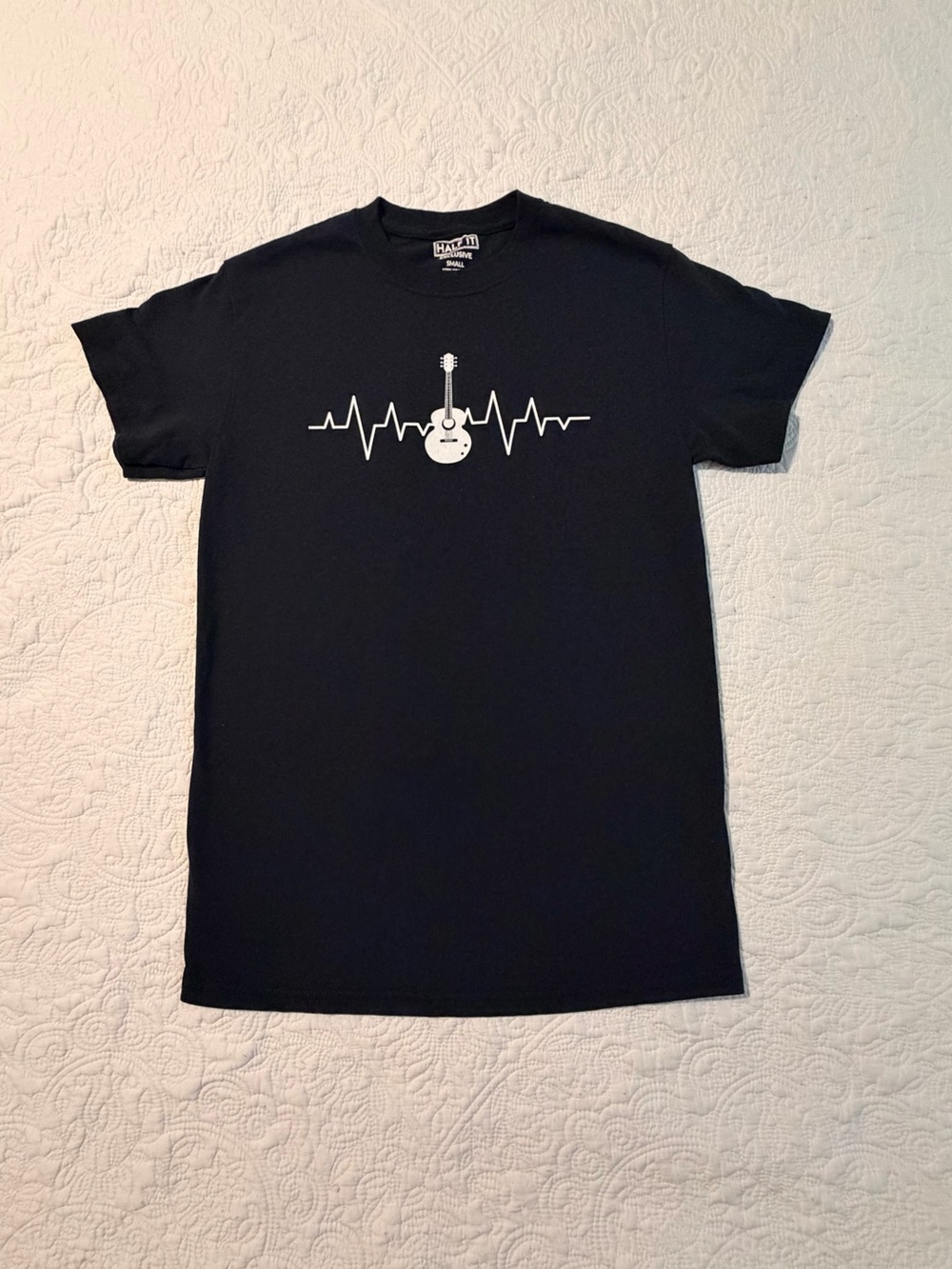 Half It Exclusive | Kids Small | Guitar Heartbeat Graphic Tee | Black